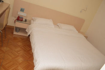 Yimi Inn Shiqiao Metro Sation Pedestrian Street Branch Quảng Châu Ngoại thất bức ảnh