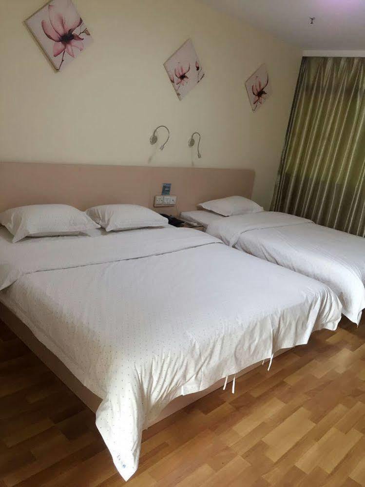 Yimi Inn Shiqiao Metro Sation Pedestrian Street Branch Quảng Châu Ngoại thất bức ảnh